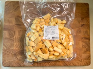 КВАНТОРГ Ушки Восточные с соусом терьяки 150гр/уп: Сырный продукт ФЕРМЕРСКИЙ бочонок копченый