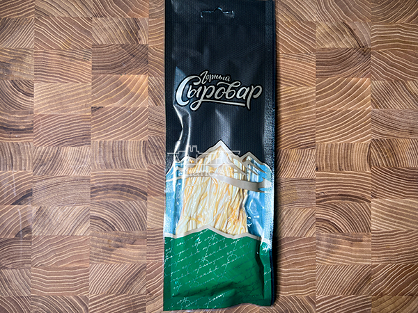 Сыр 60 гр ГОРНЫЙ СЫРОВАР (Паутинка копчёная) в Екатеринбурге