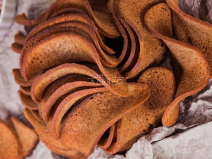 Чипсы из лаваша: Ресторанные гренки с креветкой